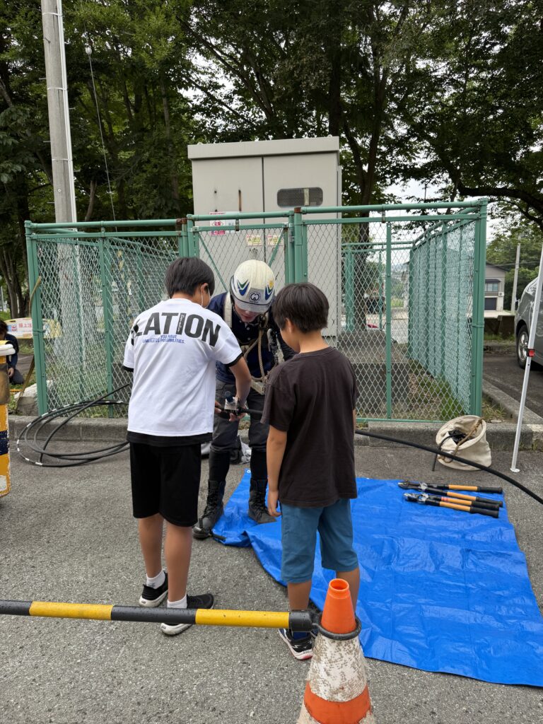 電線被覆剥ぎ取り作業体験